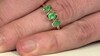Gouden ring met Zambia-smaragdstenen