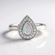 Anello in argento con Opale di Welo