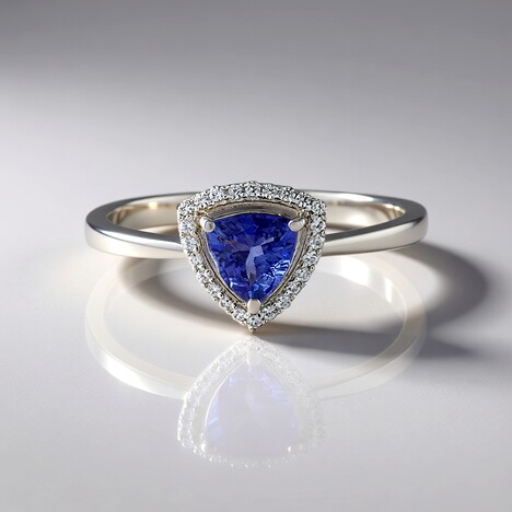 Anello in argento con Tanzanite