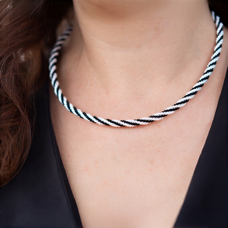 Collana in argento con Spinello Nero