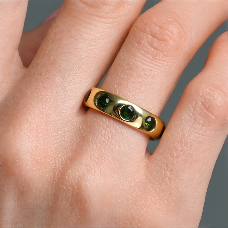 Anillo en oro con Diamante verde I2 (de Melo)