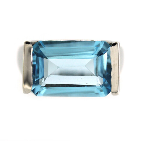 Anillo en plata con Topacio azul cielo