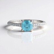 Anillo en plata con Zircón de Ratanak Kirí (Adela Silber)