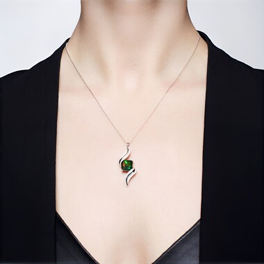 Mezezo Opal Silver Pendant (de Melo Essence)