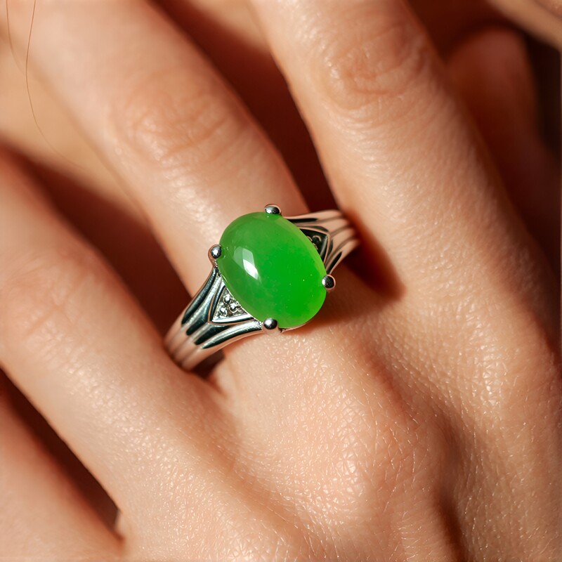 Anello in argento con Crisoprasio Imperiale