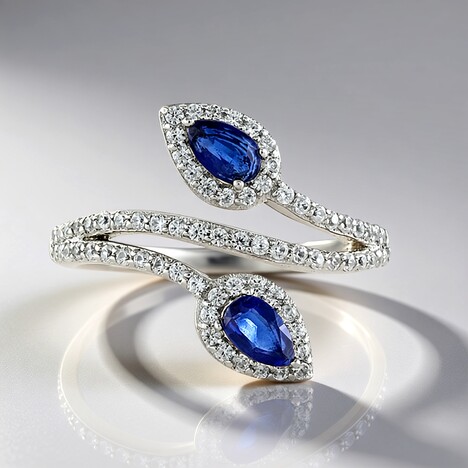 Anello in argento con Cianite del Nepal