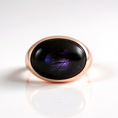 Bague en argent et Labradorite pourpre de Maniry (KM by Juwelo)