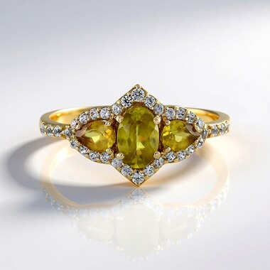 Anillo en oro con Esfena