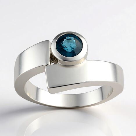 Anello in argento con Cianite Blu Foglia di Tè (Pallanova)
