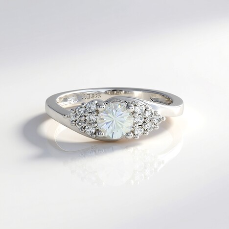 Anello in argento con Zircone