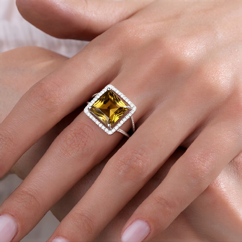 Anello in argento con Quarzo Fumè