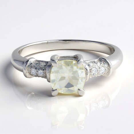 Anello in argento con Ortoclasio