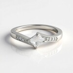 Anello in argento con Zircone