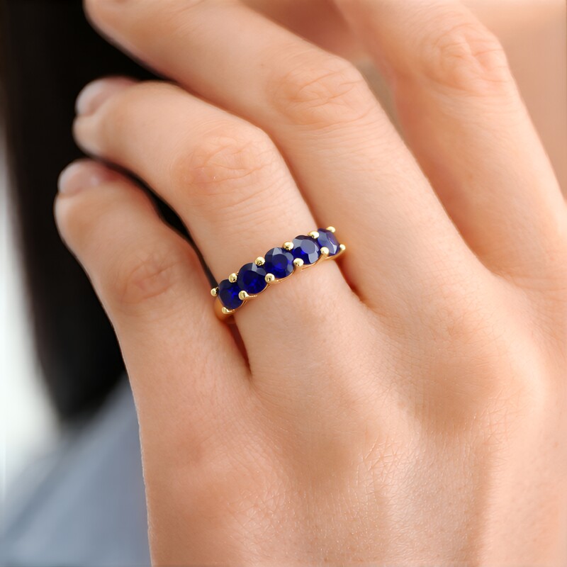 Zilveren ring met blauwe Birmese saffieren