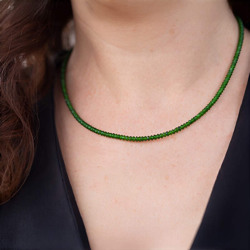 Collar en plata con Diópsido de Rusia