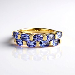 Anello in oro con Tanzanite (KM by Juwelo)