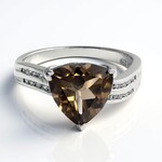 Anello in argento con Quarzo Fumè