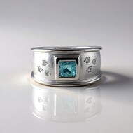 Anello in argento con Zircone Ratanakiri