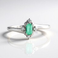 Bague en argent et Emeraude de Russie