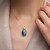 Zilveren hanger met een lapis lazuli