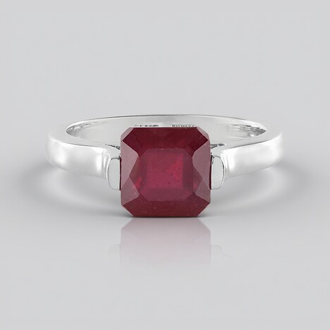 Anello in argento con Rubino del Madagascar
