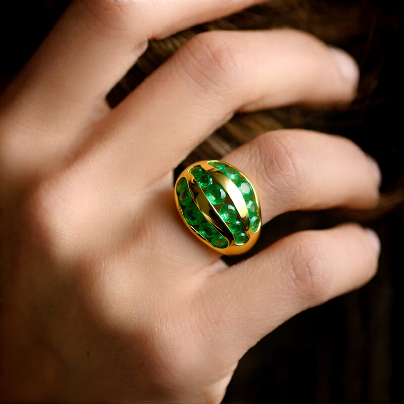 Anillo en oro con Esmeralda de Rusia (de Melo Gold)