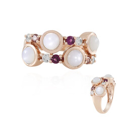 Zilveren ring met witte maanstenen