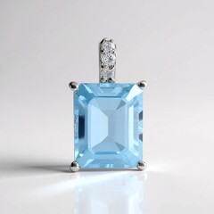 Ciondolo in argento con Topazio Blu Cielo