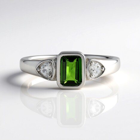 Anello in argento con Diopside Russo