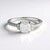 Anello in argento con Petalite