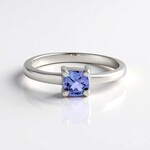 Anello in argento con Tanzanite