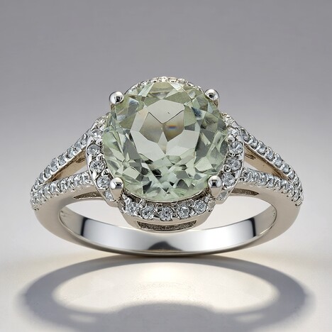 Anello in argento con Ametista Verde