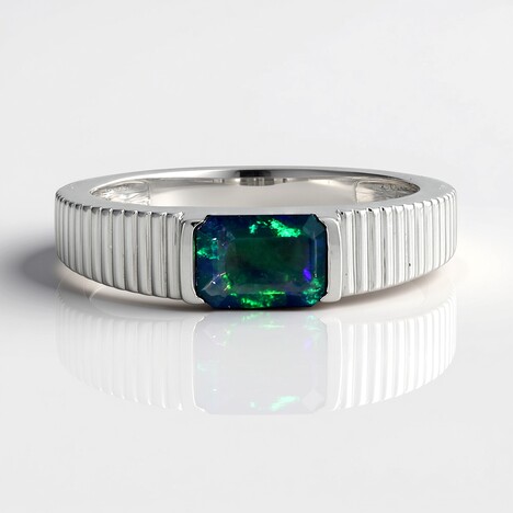 Anello in argento con Opale Mezezo