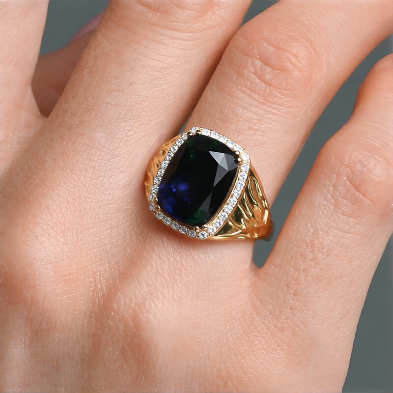 Anillo en oro con Ópalo de Mezezo (de Melo)