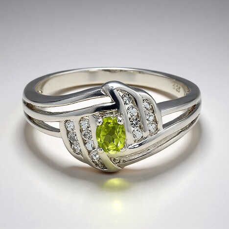 Bague en argent et Péridot de Mandchourie