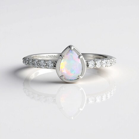 Anello in argento con Opale di Welo