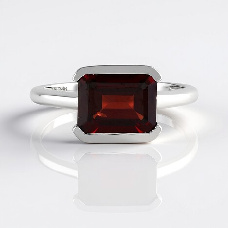 Anello in argento con Granato Mozambico