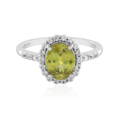 Anello in oro con Sfene