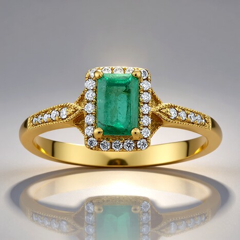 Anello in oro con Smeraldo Zambia AAA