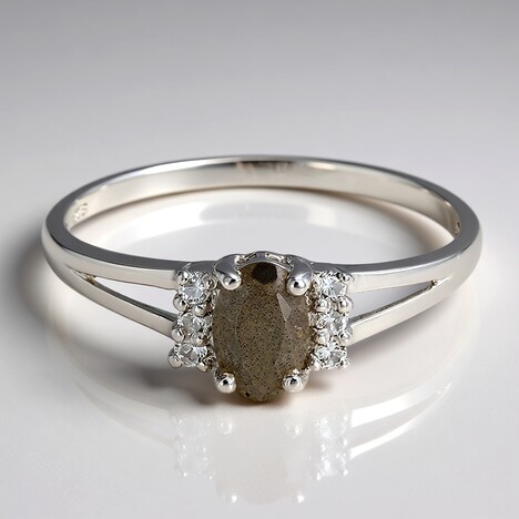 Anello in argento con Labradorite