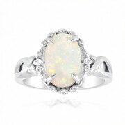 Bague en or et Opale blanche du Brésil