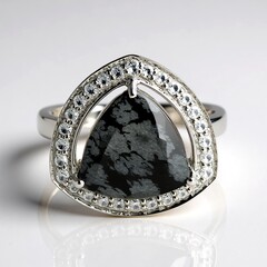 Anello in argento con Ossidiana Fiocco di Neve