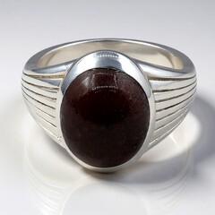 Anello in argento con Thulite