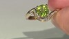 Anillo en oro con Peridoto de Jilin (de Melo Gold)