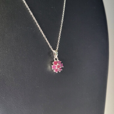 Collar en plata con Rubí