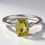 Anello in argento con Apatite Xia