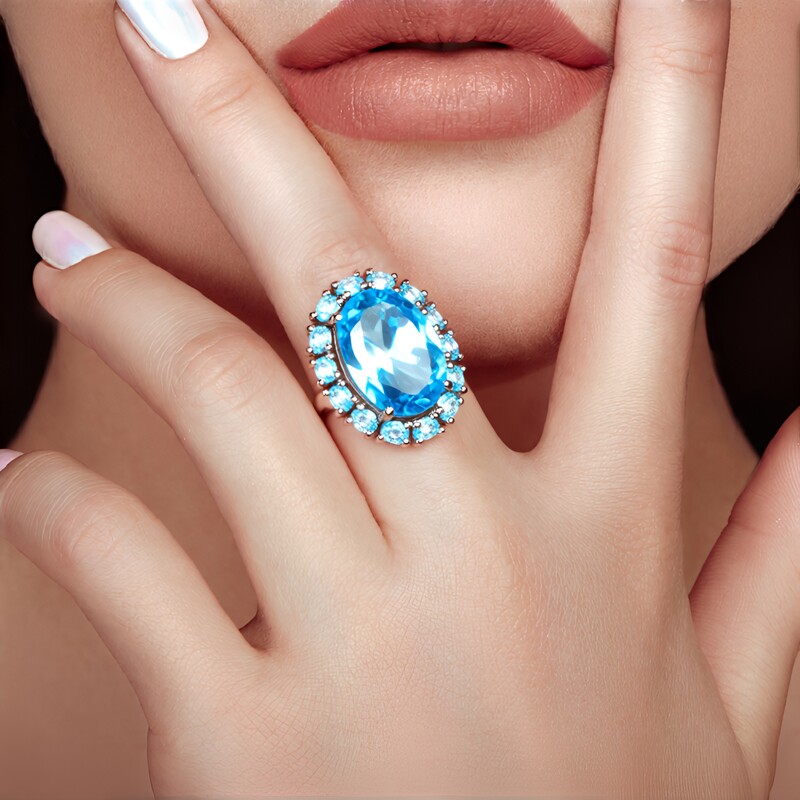 Anillo en plata con Topacio azul cielo