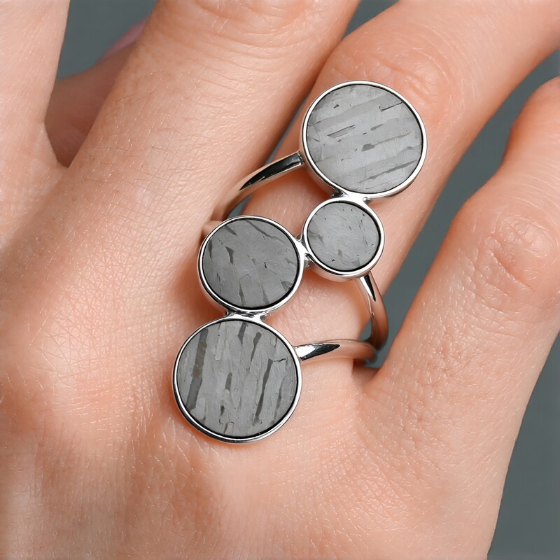 Bague en argent et Météorite d'Alétaï