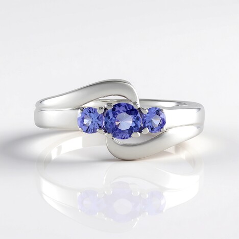 Anello in argento con Tanzanite