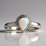 Bague en argent et Opale blanche